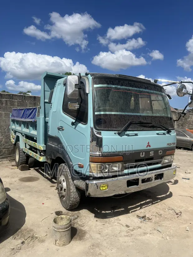 Mitsubishi Fuso Tipper Truck - 1
