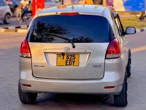Toyota Corolla Spacio 2005 Nyeupe