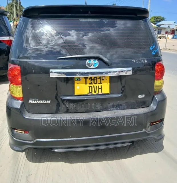 Toyota Corolla Rumion 2009 Black - 1