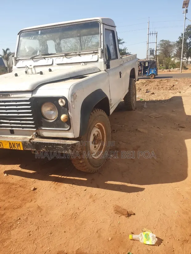 Land Rover Defender 2026 White - 1