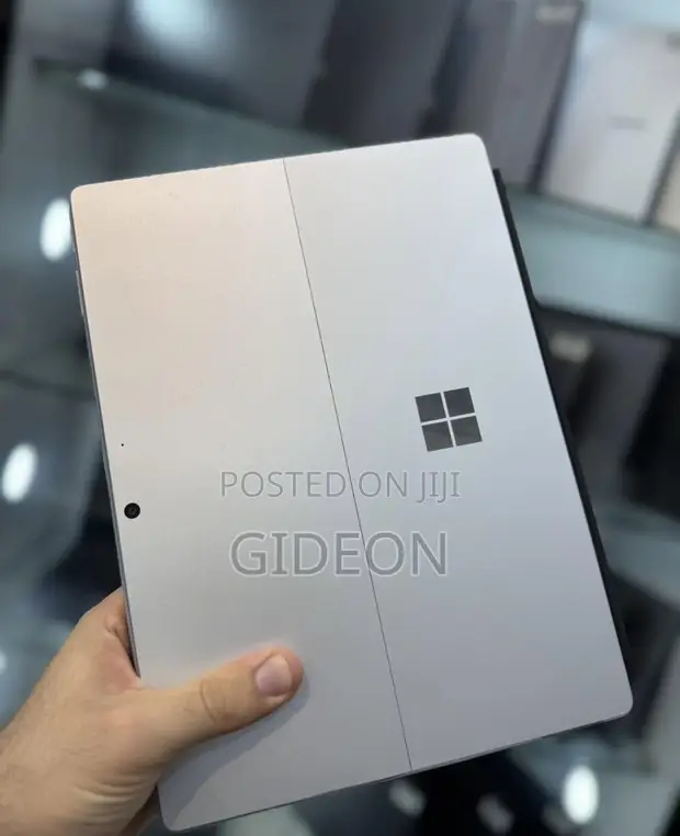 Microsoft Surface Pro 9 16GB RAM, 256GB SSD - 1