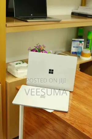 Microsoft Surface Laptop 2 - Core i5, 8GB RAM, 256GB SSD