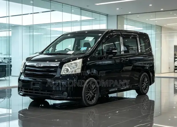 Toyota Noah 2.0 YY AWD 2007 - Matt Black - 1