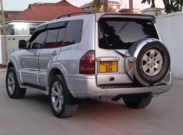 Mitsubishi Pajero Sport GLX 2004 Silver - 1