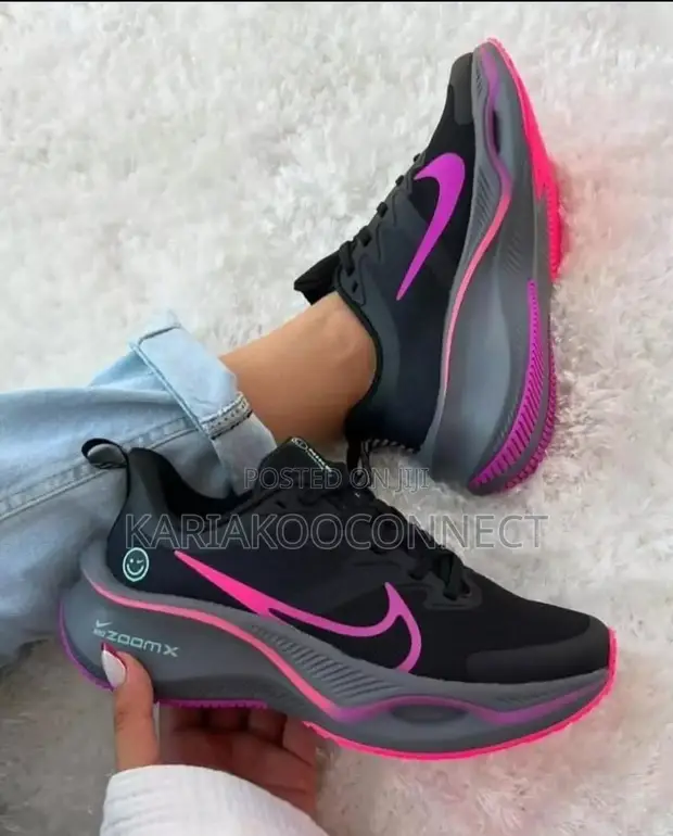 Nike ZoomX Sneakers za Mchezo - Nyeusi/Pink - 1