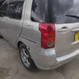 Toyota Raum 2004 Nyeupe - 3