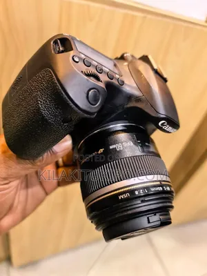 Canon EOS 60D DSLR Camera with Canon EF-S 60mm Macro Lens