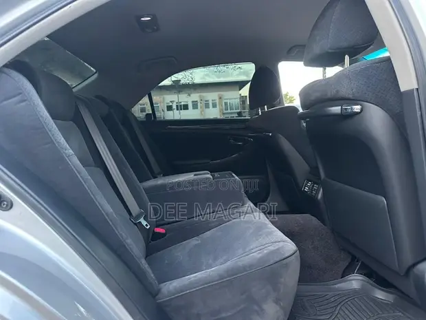 Toyota Crown Athlete 2006 Silver - 1