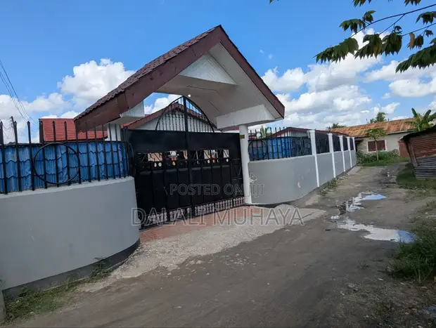 5-Bedroom House for Sale in Mazizini, Ukonga - 1