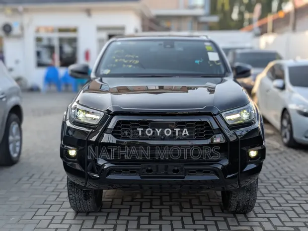 Toyota Hilux GR Sport 2023 - 1