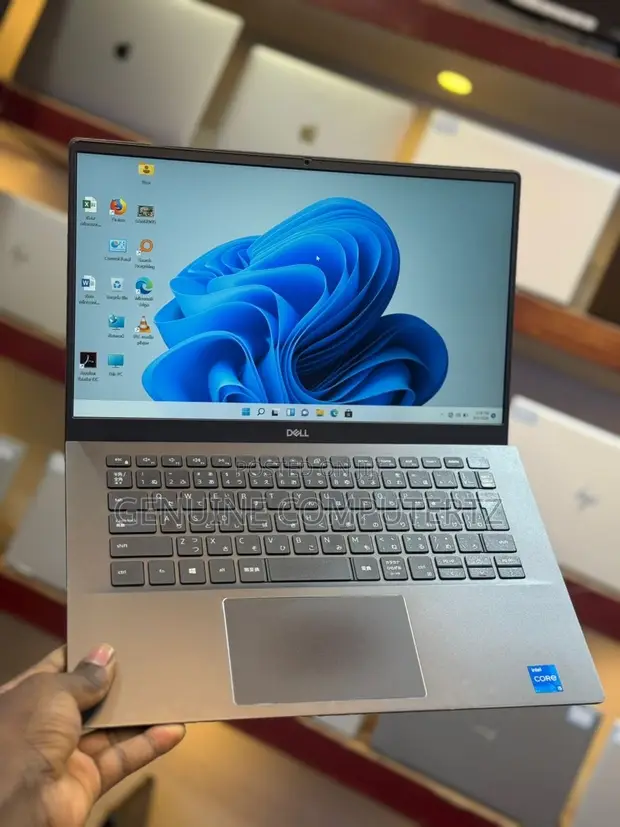 Dell Vostro 14 5401 Laptop: Intel Core i5, 8GB RAM, 256GB SSD - 1