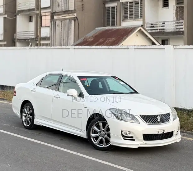 Toyota Crown Athlete 2008 White - 1