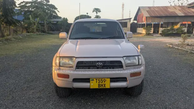 Toyota Hilux Surf 2.7 SSR 2000 Pearl - 1