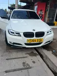 BMW 320i 2010 White - 1
