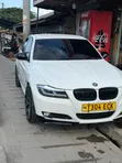 BMW 320i 2010 White - 4