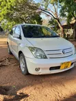 Toyota IST 2004 White - 5