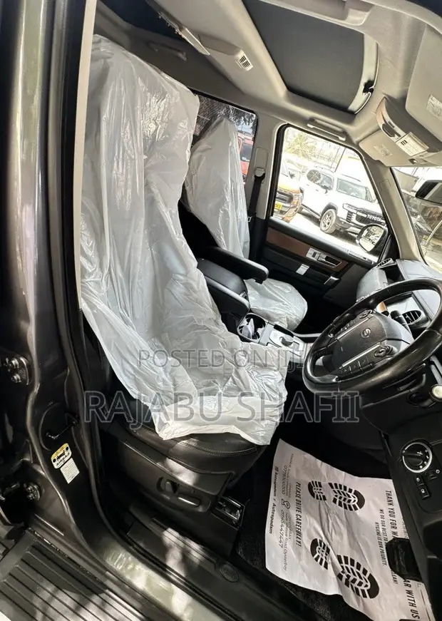 Land Rover Discovery 2016 HSE - Unregistered - 1