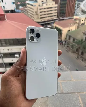 Apple iPhone 11 Pro Max 256GB Nyeupe