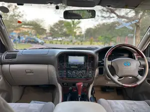 Toyota Land Cruiser VX Limited 2001