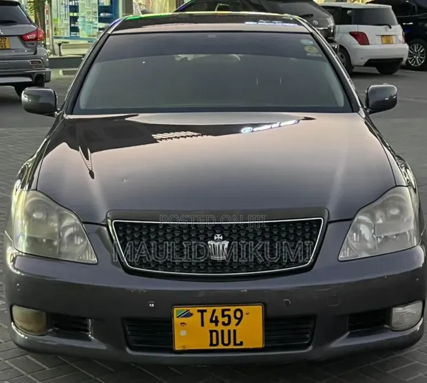 Toyota Crown 2004 - 1