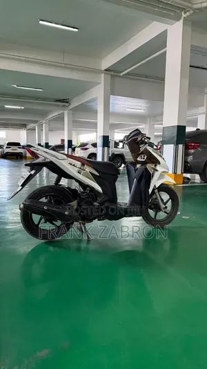 Honda Vario Mpya 2016 Nyeupe
