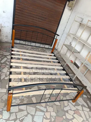 Skyline Furniture Bed Frame 5x6 - Wood & Metal
