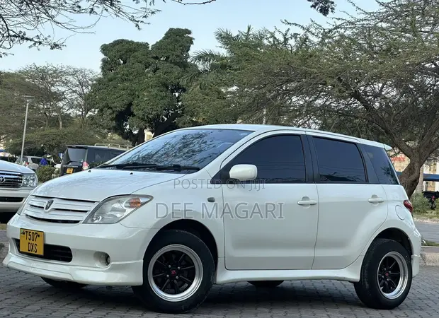 Toyota IST 2004 - 1