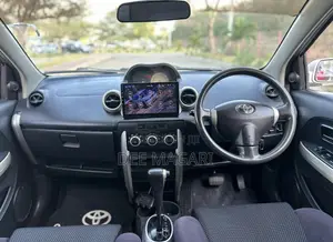 Toyota IST 2004