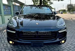 Porsche Cayenne S e-Hybrid 2016 Black