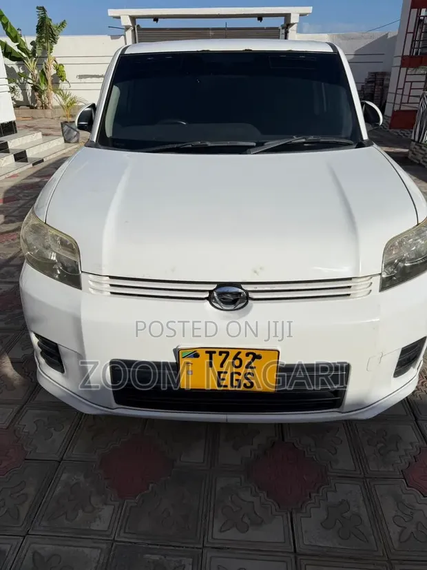 Toyota Corolla Rumion 2010 Pearl - 1