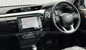 New Toyota Hilux 2026 Black