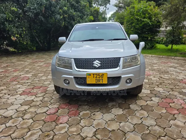 Suzuki Grand Vitara 2018 Gray - 1