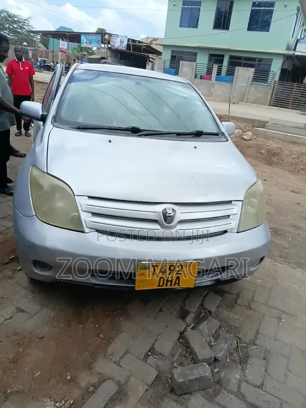 Toyota IST 2006 Silver - 1