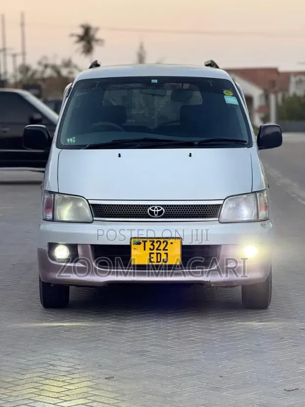 Toyota Noah SR40 2001 Silver - 1
