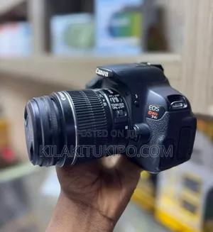 Canon EOS 600D (Rebel T4i) DSLR with 18-55mm Lens