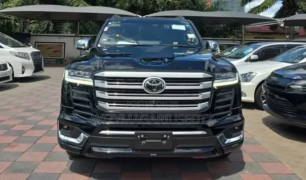 New Toyota Land Cruiser ZX LC300 2025 - 1