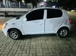 Toyota Vitz 2001 White - 3