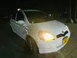 Toyota Vitz 2001 White - 4