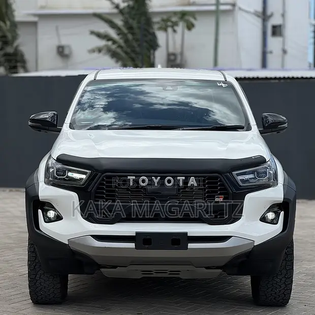 New Toyota Hilux GR Sport Wide Edition 2025 - 1