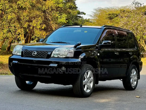 Nissan X-Trail 2005 Black - 1