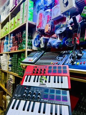 Kibodi ya Midi Inayochajiwa na Vitufe 25 kwa Studio