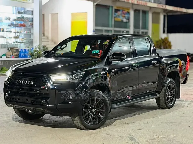 Toyota Hilux GR Sport 2023 - 1