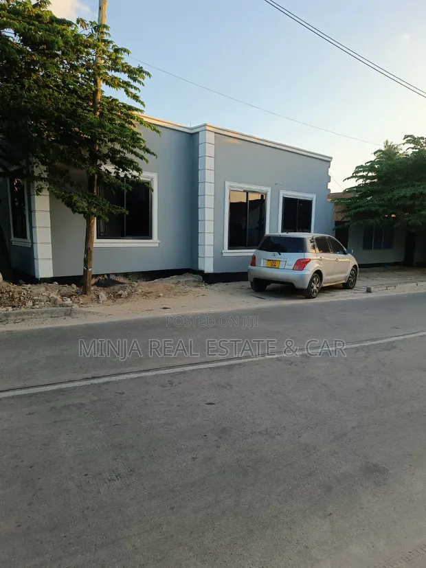 3 Bedroom House for Demolition in Kinondoni Bwawani - 1