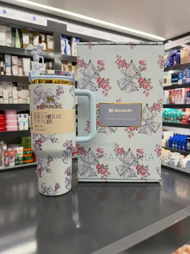 Stanley Quencher H2.0 Tumbler 40oz Floral - 1