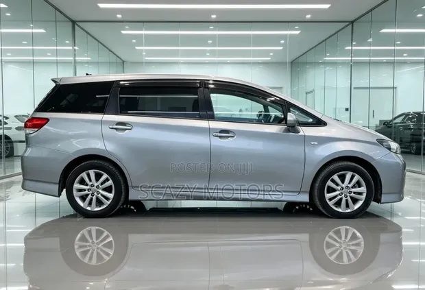 Toyota Wish 2009 Silver - 1