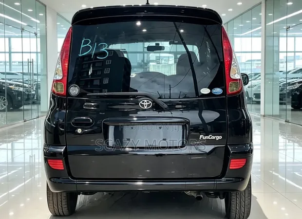 Toyota Fun Cargo 2004 Black - 1