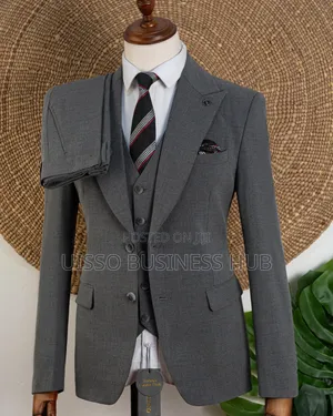 Mario Casas Gray Men's Suit - Brand New