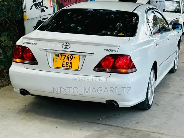 Toyota Crown Royale 2005 - 1
