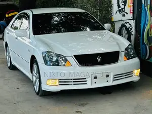Toyota Crown Royale 2005