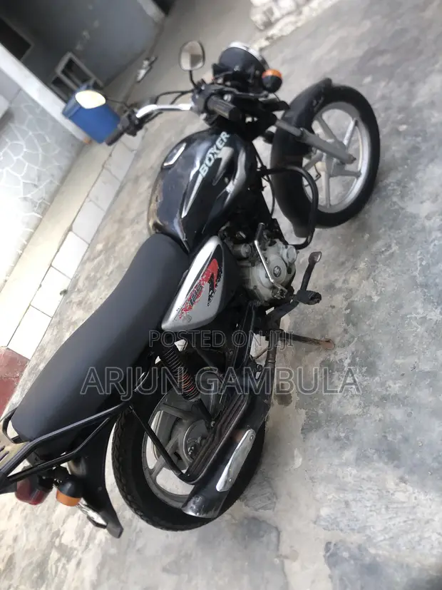Bajaj Boxer 125 2019 Black - 1